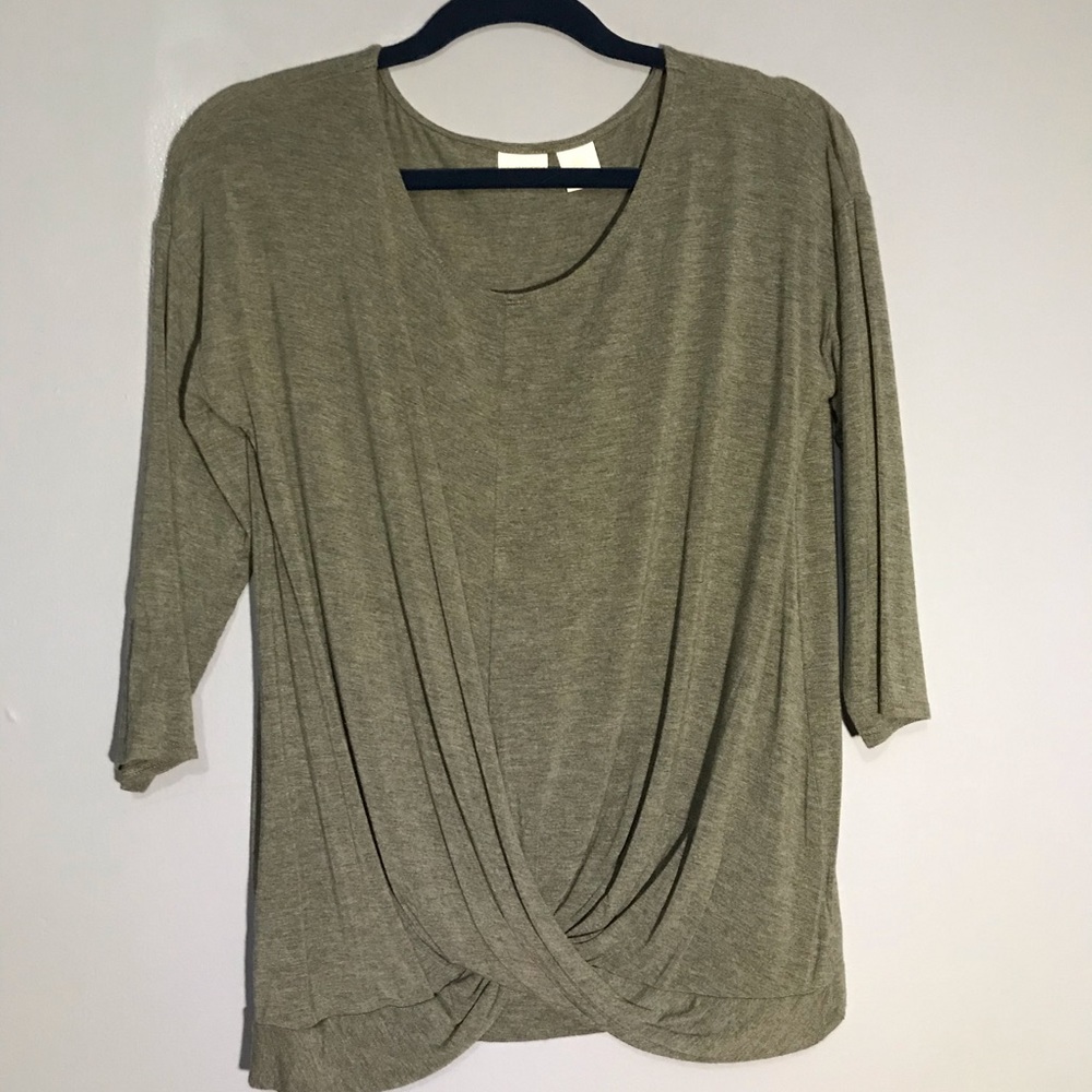 Twist front, quarter length sleeves. Small